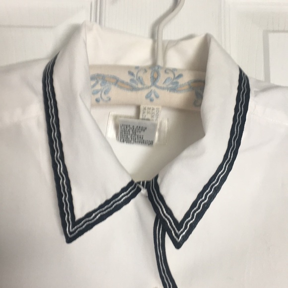 Really cute Ladies Talbots Blouse - Picture 2 of 7